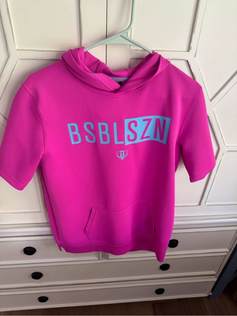 BSBLSZN Kids Short-Sleeve Hoodie in Bright Pink